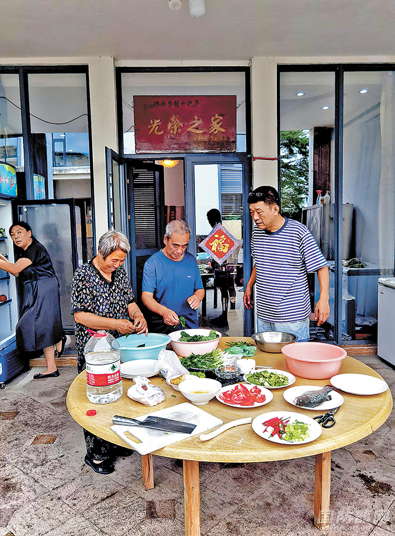 全国&ldquo;最美退役军人&rdquo;周晓东为安业民烈士亲属解决生活难题