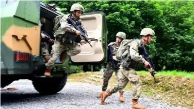 热血出击！特战队员正在战斗