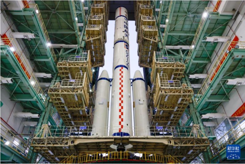 神舟二十二号飞船载货飞赴中国空间站 中国首次应急发射任务取得圆满成功